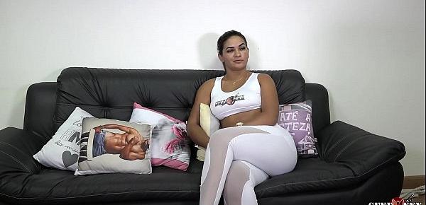  Entrevistando a pornstar Luna Oliveira a mulher do Bumbum Gigante